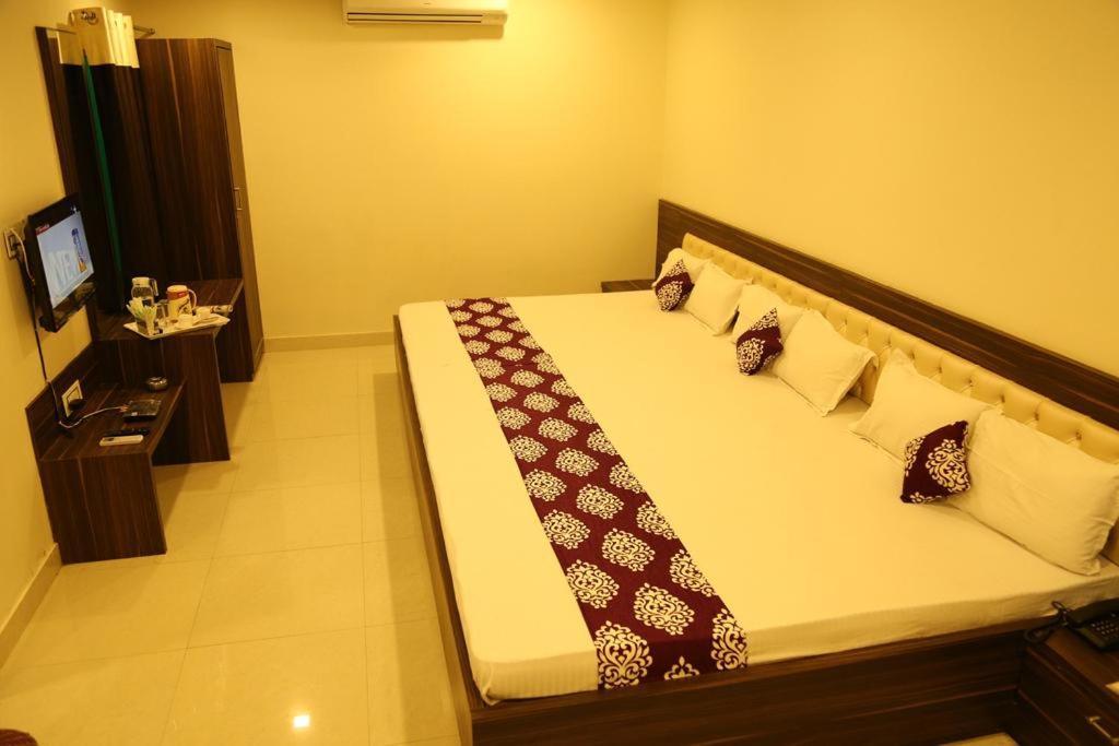 Kingsway Hotel And Restaurant Ajmer Dargah 350 Meter Exteriér fotografie